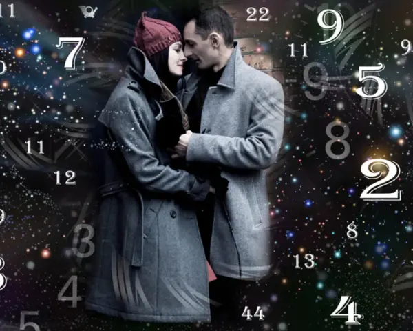 Para zakochanych w objęciach, otoczona przez kosmiczne liczby. Ich miłość jest jak wszechświat, pełna tajemnic i możliwości, gdzie 1 i 7 w numerologii splatają ich losy.